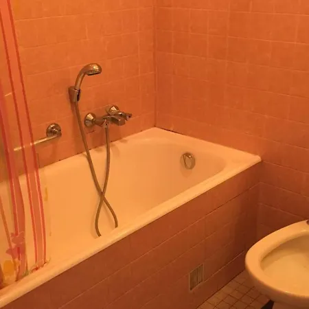 F2 Avec Terrasse, Parking Et Wifi, Animaux Acceptes, Proche Amelie-les-bains. - Fr-1-703-13 *