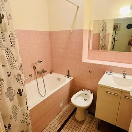F2 Avec Terrasse, Parking Et Wifi, Animaux Acceptes, Proche Amelie-les-bains. - Fr-1-703-13