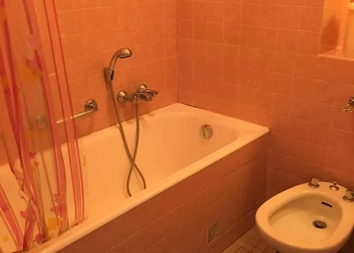 F2 Avec Terrasse, Parking Et Wifi, Animaux Acceptes, Proche Amelie-les-bains. - Fr-1-703-13 *