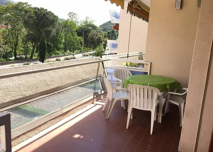 F2 Avec Terrasse, Parking Et Wifi, Animaux Acceptes, Proche Amelie-les-bains. - Fr-1-703-13 Apartmán *
